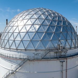 Domo geodésico de aluminio CST de alta tecnología instalado en tanque de almacenamiento por TECNA ICE.
